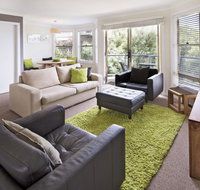 Caribou 3 - Modern  spacious with views over Lake Jindabyne - Timeshare Accommodation
