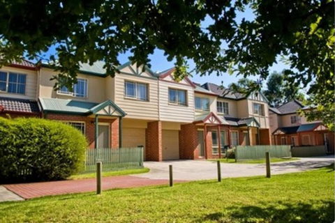 Classic Queen Room 2 In Oakleigh - Timeshare Accommodation 2