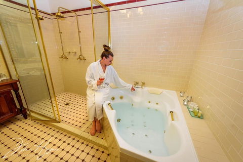 Cobb & Co Court Boutique Hotel - Timeshare Accommodation 2