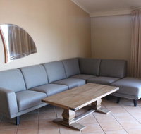 Colonial Court Beachfront Motel  Holiday Stay