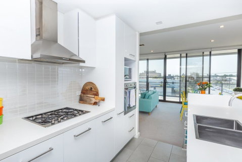 Colour & Swank At The Mill In The Heart Of CBD! - Timeshare Accommodation 1