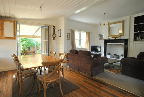 Cooma Cottage - Timeshare Accommodation 1