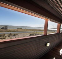Coorong Aurora - breathtaking waterfront escape - Timeshare Accommodation