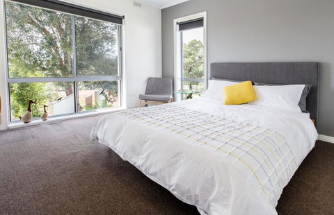 COUNTRY MEETS THE BAY - MOUNT ELIZA - Timeshare Accommodation 3