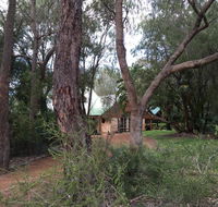 Country Retreat on 1 acre with pool hot tub surrounded by trees - Timeshare Accommodation