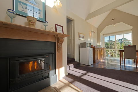 Crabtree Riverfront Cottages - Timeshare Accommodation 1