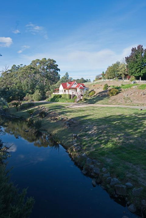 Crabtree Riverfront Cottages - Timeshare Accommodation 3