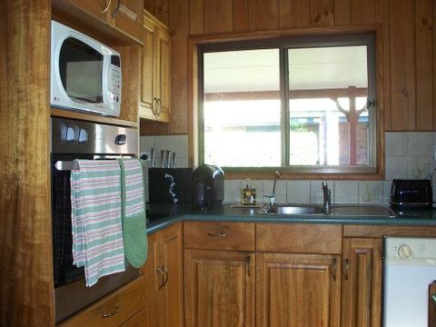 Dog Friendly Holiday House At Red Beach - Timeshare Accommodation 3