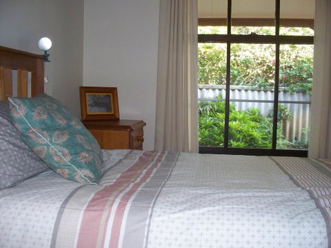 Dog Friendly Holiday House At Red Beach - Timeshare Accommodation 1