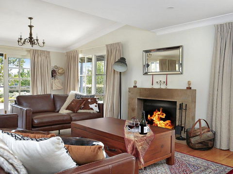 Duncraig House - Open Fireplace, Spa, Pet Friendly - Timeshare Accommodation 1