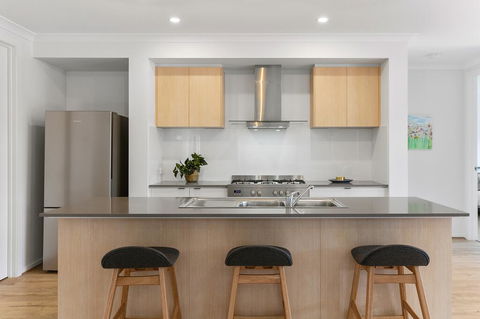 Family Holiday Paradise - New Modern Beach House - Timeshare Accommodation 1