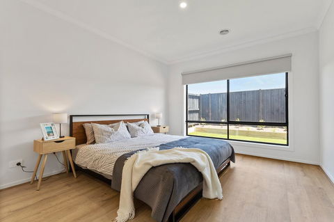 Family Holiday Paradise - New Modern Beach House - Timeshare Accommodation 2