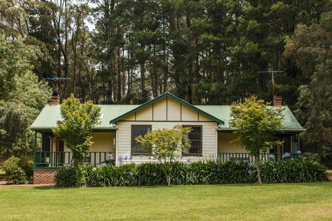 Federation Gardens & Possums Hideaway - Timeshare Accommodation 0
