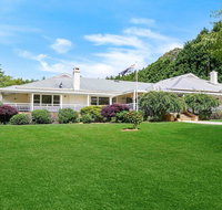 Gerron Park - country luxe tennis court and pool - Timeshare Accommodation