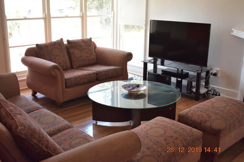Happy Cozy House For Holidays, Beach, BBQ, Pet Friendly 35kms From CBD In Country Life Style !!! - Timeshare Accommodation 2