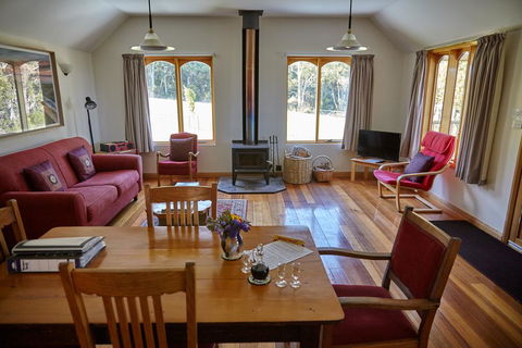 Herons Rise Vineyard Accommodation - Timeshare Accommodation 2