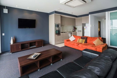 Honeysuckle Executive Suites - Timeshare Accommodation 3