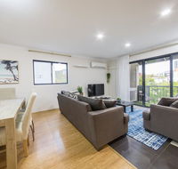ISOLATION READY Super Size Me Top Location. Isolation Ready. Sanitised. Free CAT Bus Pool Gym and everything at your finge - Timeshare Accommodation