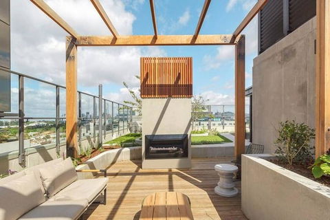 JUDD Your Stylish Richmond Abode Awaits You - Timeshare Accommodation 0