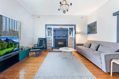 KOZYGURU ARNCLIFFE SYDNEY AIRPORT RENOVATED COTTAGE 3 BED HOUSE NAR232 - Timeshare Accommodation 0