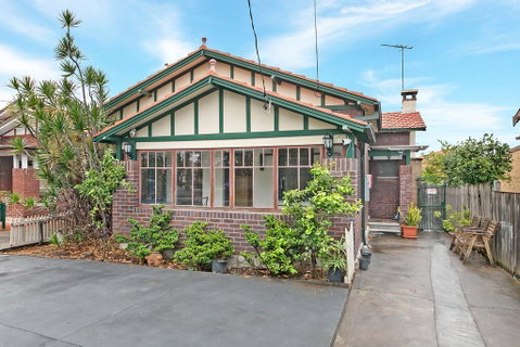 KOZYGURU ARNCLIFFE SYDNEY AIRPORT RENOVATED COTTAGE 3 BED HOUSE NAR232 - Timeshare Accommodation 3