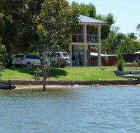 Lake Boga Waterfront Holiday House - Timeshare Accommodation