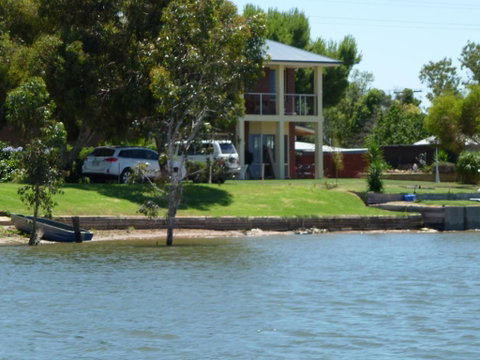 Lake Boga Waterfront Holiday House - Timeshare Accommodation 0