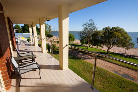 Lake Boga Waterfront Holiday House - Timeshare Accommodation 1