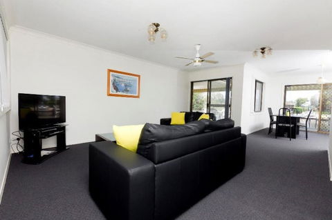 LAKE HOUSE ON ELOUERA - Timeshare Accommodation 3
