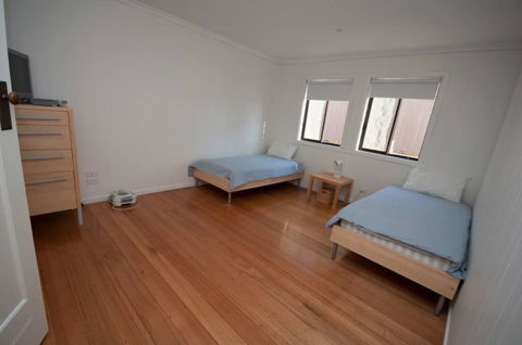 Lake Tyres Beach House - Timeshare Accommodation 2