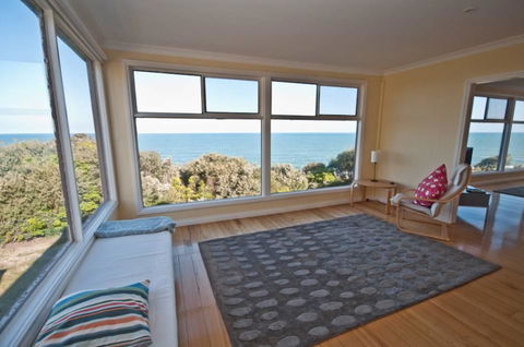 Lake Tyres Beach House - Timeshare Accommodation 0