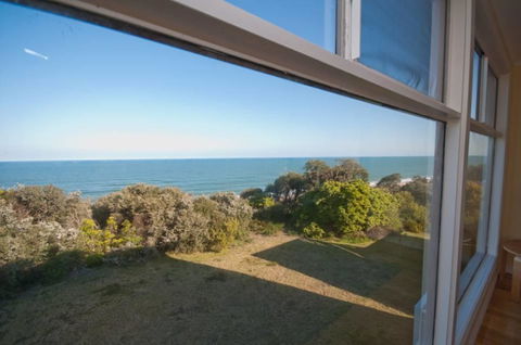 Lake Tyres Beach House - Timeshare Accommodation 1