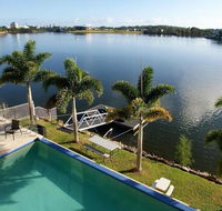 Lakehouse Family Oasis by Getastay - Timeshare Accommodation