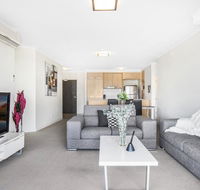 Lakeside Family Oasis with Pool Gym and Balcony - Timeshare Accommodation