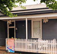 Lucys Artist Cottage - Timeshare Accommodation