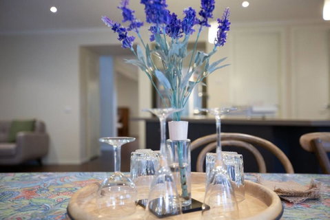 Magnificent Lux Stay@Mont Albert 4BR/WIFI/Garage - Timeshare Accommodation 1
