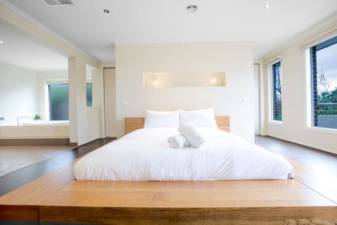 Magnificent Lux Stay@Mont Albert 4BR/WIFI/Garage - Timeshare Accommodation 0