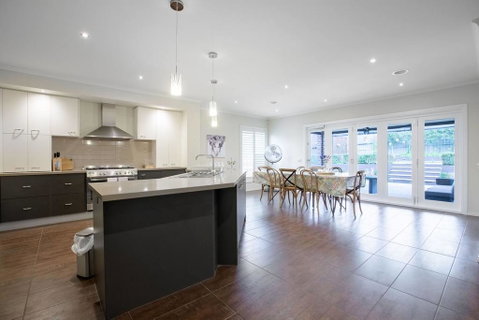 Magnificent Lux Stay@Mont Albert 4BR/WIFI/Garage - Timeshare Accommodation 3