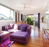 METRES TO THE BEACH - MORNINGTON - Timeshare Accommodation