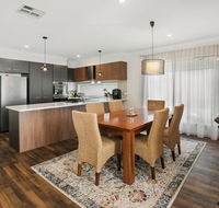 Modern Seaside Getaway Mornington - Timeshare Accommodation