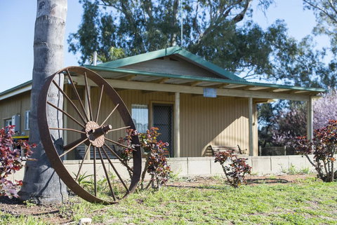 Mundic Waterfront Cottages - Timeshare Accommodation 1