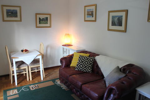 Jacaranda Hideaway Bed & Breakfast - Timeshare Accommodation 6