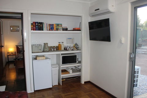 Jacaranda Hideaway Bed & Breakfast - Timeshare Accommodation 4