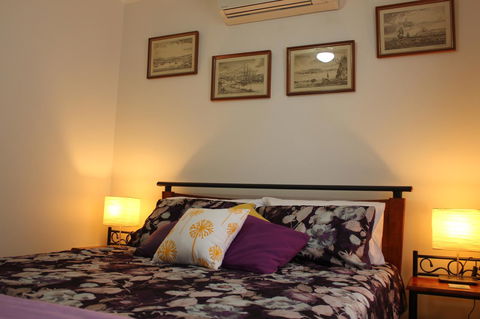 Jacaranda Hideaway Bed & Breakfast - Timeshare Accommodation 8