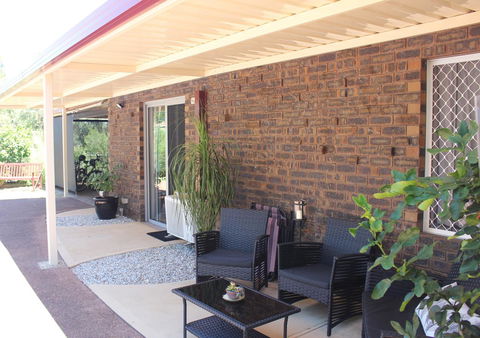 Jacaranda Hideaway Bed & Breakfast - Timeshare Accommodation 12