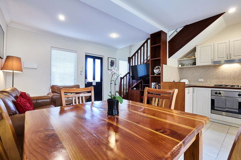 Fremantle Townhouse Unit 6 - Timeshare Accommodation 0