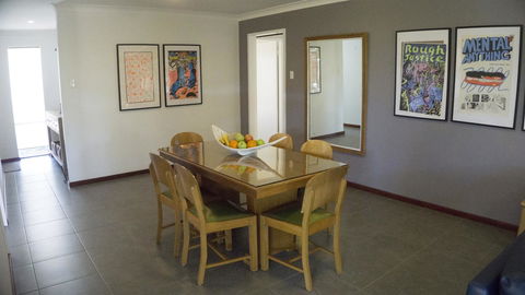Relax, Bright & Airy Garden Villa - Timeshare Accommodation 16