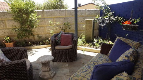 Relax, Bright & Airy Garden Villa - Timeshare Accommodation 0