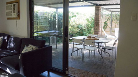 Relax, Bright & Airy Garden Villa - Timeshare Accommodation 29