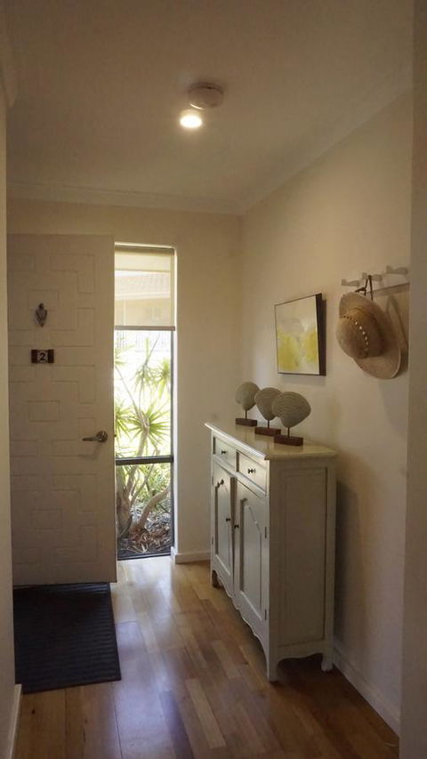 Relax, Bright & Airy Garden Villa - Timeshare Accommodation 36
